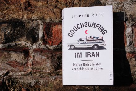 Buchcover "Couchsurfing im Iran"