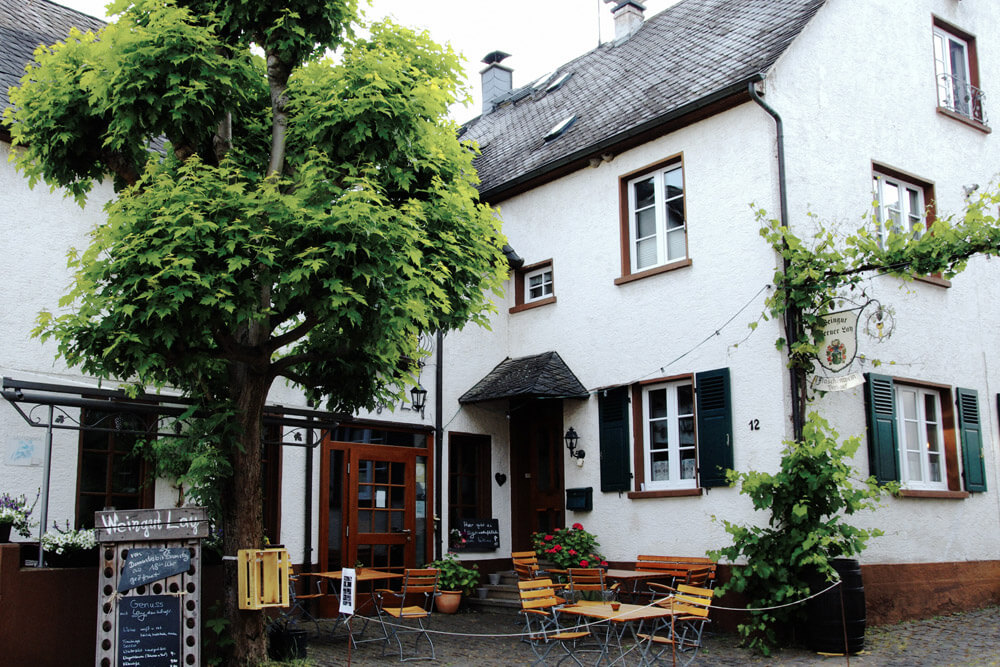 Urlaub an der Mosel: Besuch in der Straußwirtschaft Lay in Pünderich